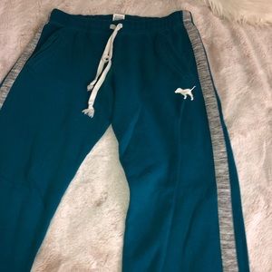 Women’s VS pink boyfriend sweats